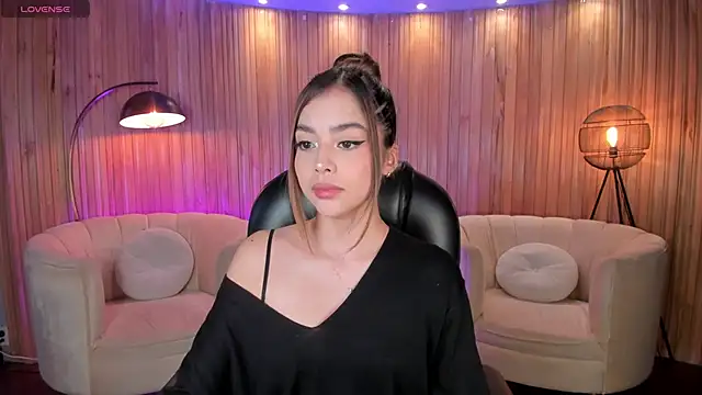 AmyDavis  online show from 6, 12, 2024