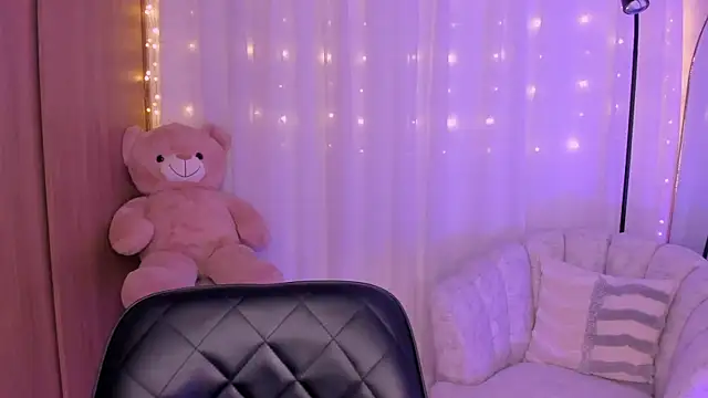 AmyDavis  online show from 8, 9, 2025