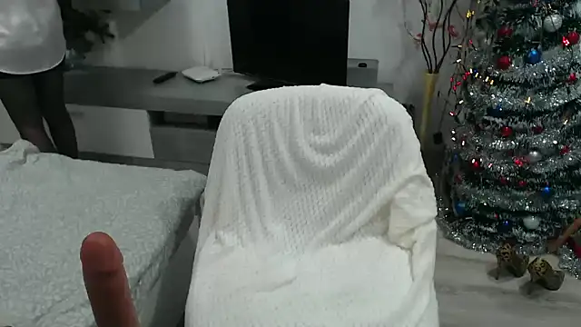 JullieMilf online show from 28, 12, 2024