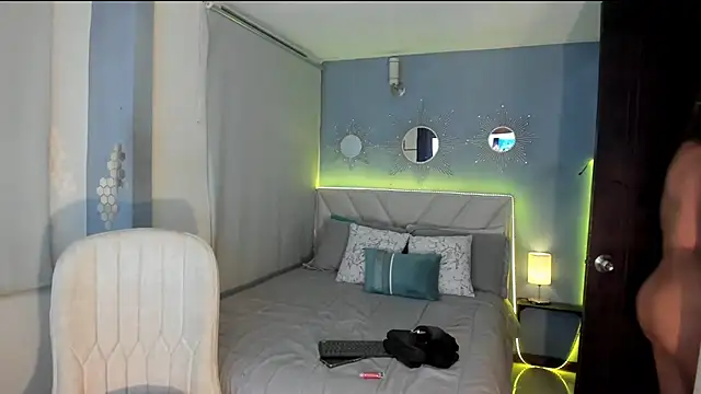 Snapshot of sexycouple4u chatting on 2, 2, 2025 sexycouple4u online show from 2, 2, 2025