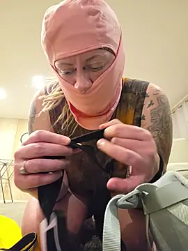 PinkTheHawk online show from 1, 7, 2026