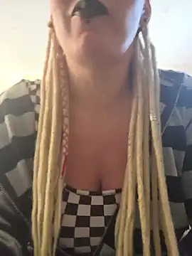 PinkTheHawk online show from 5, 8, 2026