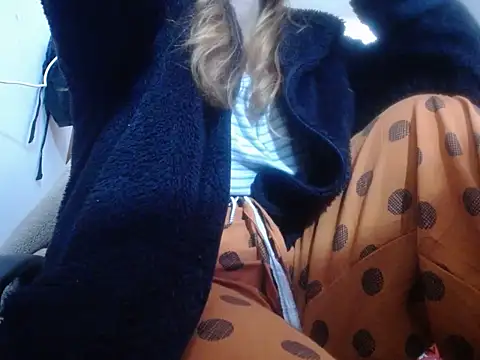 Mia davis01 online show from 20, 9, 2025