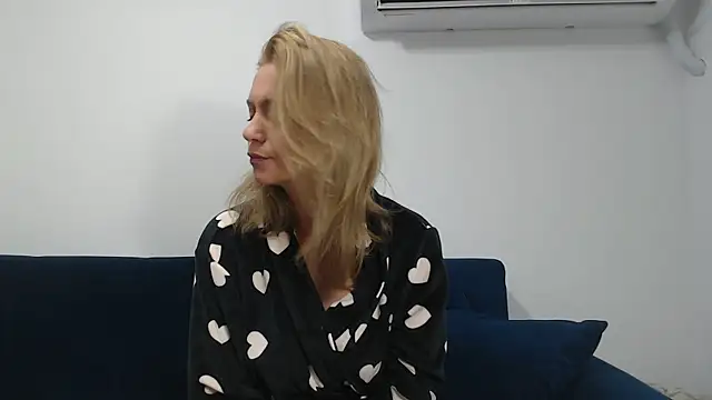 Snapshot of MysticCreature chatting on 30, 4, 2026 MysticCreature online show from 30, 4, 2026