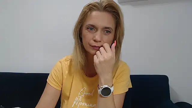 Snapshot of MysticCreature chatting on 6, 6, 2026 MysticCreature online show from 6, 6, 2026