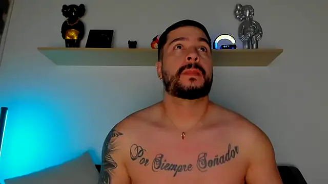 camilo restrepo21 online show from 28, 2, 2025