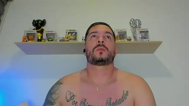 camilo restrepo21 online show from 13, 4, 2026