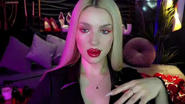 Snapshot of MistressDarsy chatting on 22, 12, 2024 MistressDarsy online show from 22, 12, 2024