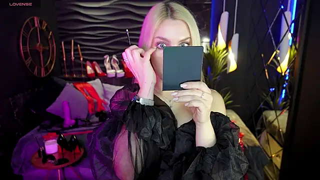 Snapshot of MistressDarsy chatting on 18, 1, 2025 MistressDarsy online show from 18, 1, 2025