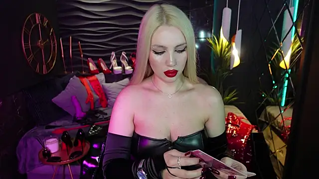 Snapshot of MistressDarsy chatting on 23, 1, 2025 MistressDarsy online show from 23, 1, 2025