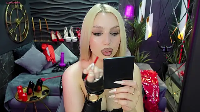 Snapshot of MistressDarsy chatting on 3, 3, 2025 MistressDarsy online show from 3, 3, 2025