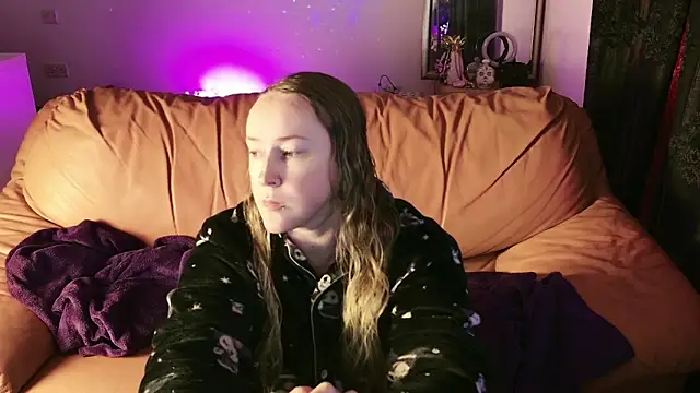 kisicaxx online show from 14, 1, 2025