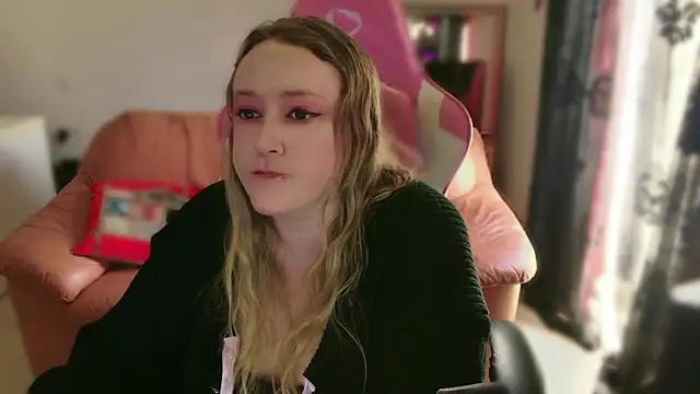 kisicaxx online show from 17, 2, 2025