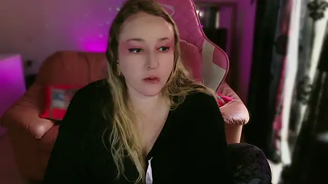 kisicaxx online show from 17, 2, 2025