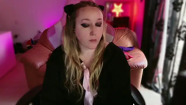 kisicaxx online show from 21, 2, 2025