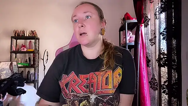 kisicaxx online show from 25, 2, 2026