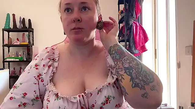 kisicaxx online show from 2, 8, 2026
