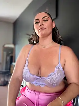 lovely beast online show from 30, 4, 2026