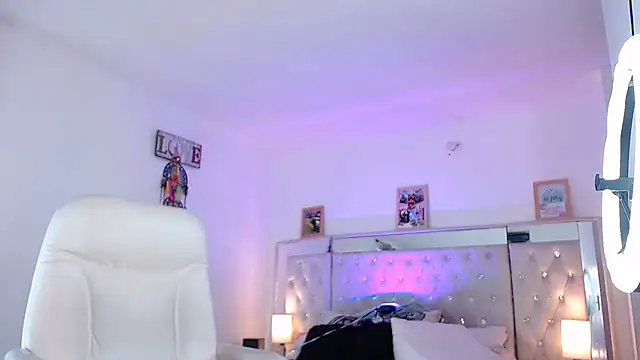 Snapshot of hollythomson chatting on 16, 1, 2025 hollythomson online show from 16, 1, 2025