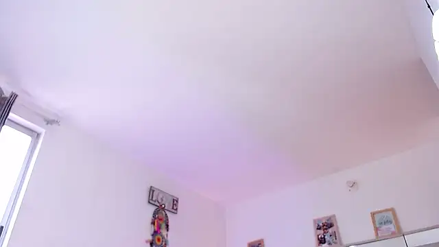 Snapshot of hollythomson chatting on 18, 3, 2025 hollythomson online show from 18, 3, 2025