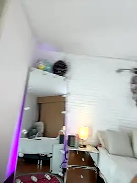 Snapshot of hollythomson chatting on 28, 10, 2025 hollythomson online show from 28, 10, 2025