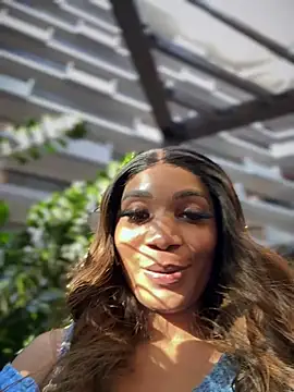 Snapshot of __Nessa__ chatting on 4, 1, 2025 Nessa online show from 4, 1, 2025