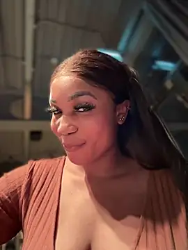 Snapshot of __Nessa__ chatting on 17, 1, 2025 Nessa online show from 17, 1, 2025