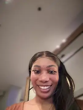 Snapshot of __Nessa__ chatting on 8, 3, 2025 Nessa online show from 8, 3, 2025