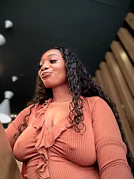 Snapshot of __Nessa__ chatting on 12, 9, 2025 Nessa online show from 12, 9, 2025