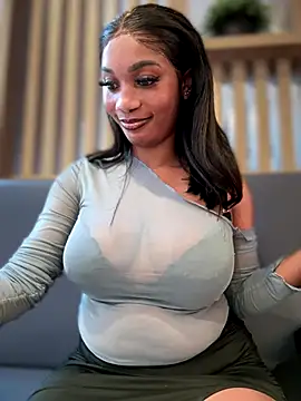 Snapshot of __Nessa__ chatting on 19, 10, 2025 Nessa online show from 19, 10, 2025