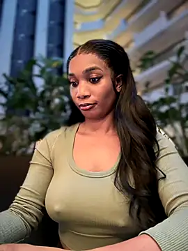 Snapshot of __Nessa__ chatting on 14, 11, 2025 Nessa online show from 14, 11, 2025