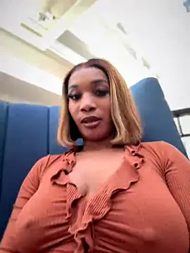 Snapshot of __Nessa__ chatting on 23, 11, 2025 Nessa online show from 23, 11, 2025