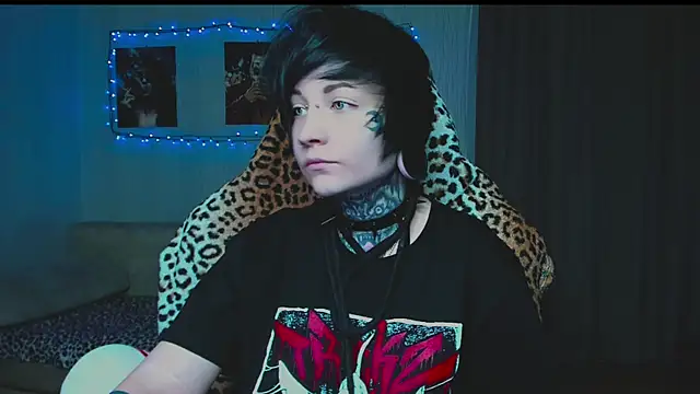 Snapshot of acid_trip1l chatting on 5, 10, 2025 acid trip1l online show from 5, 10, 2025