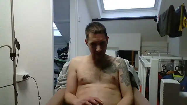 Snapshot of Bizzyjustin chatting on 18, 3, 2026 Bizzyjustin online show from 18, 3, 2026