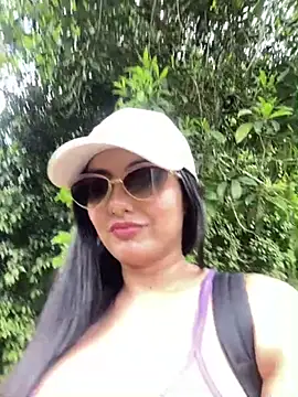 Snapshot of AshleyJhonson chatting on 9, 11, 2025 AshleyJhonson online show from 9, 11, 2025