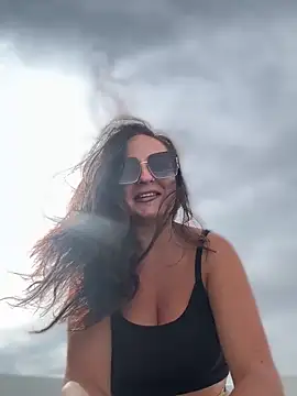 Snapshot of itsCassie chatting on 20, 10, 2025 itsCassie online show from 20, 10, 2025