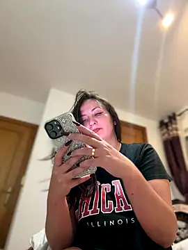 Snapshot of itsCassie chatting on 27, 10, 2025 itsCassie online show from 27, 10, 2025