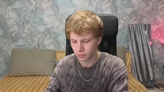 Snapshot of arlekincrop chatting on 3, 2, 2026 arlekincrop online show from 3, 2, 2026