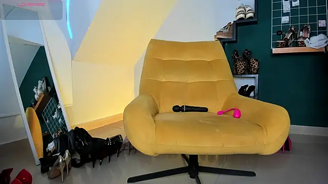Snapshot of Ashley_leon_ chatting on 26, 6, 2026 Ashley leon online show from 26, 6, 2026