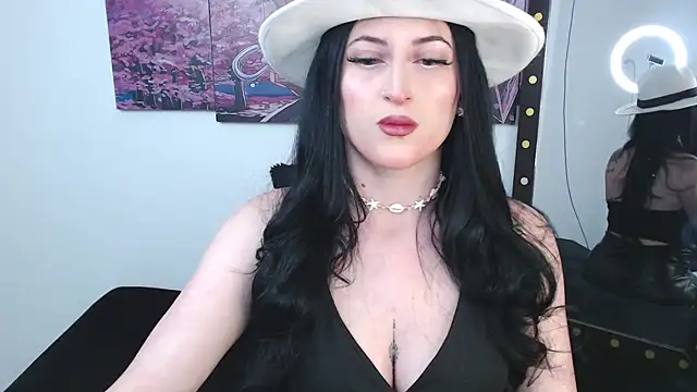 Snapshot of Evelyn_Sheeran chatting on 29, 10, 2025 Evelyn Sheeran online show from 29, 10, 2025