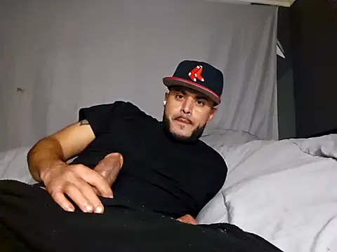 Snapshot of gardy8585 chatting on 7, 1, 2025 gardy8585 online show from 7, 1, 2025