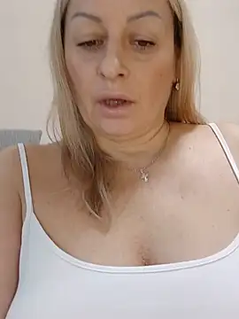 Snapshot of Liana_MilfHot chatting on 14, 9, 2025 Liana MilfHot online show from 14, 9, 2025