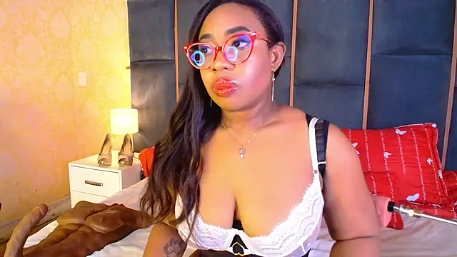 CaseyMoon online show from 16, 11, 2025