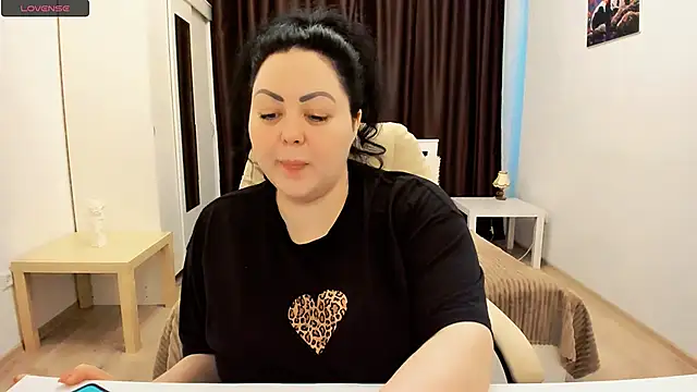 Nina Hopper online show from 31, 1, 2025