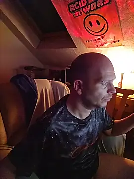 Snapshot of hardcap chatting on 3, 11, 2025 hardcap online show from 3, 11, 2025