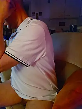 Snapshot of hardcap chatting on 16, 11, 2025 hardcap online show from 16, 11, 2025