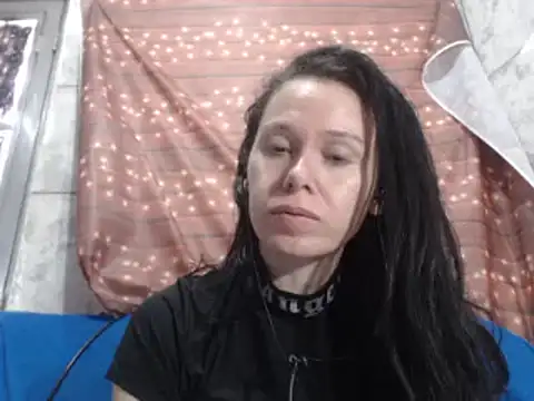 Venusluxodomme online show from 3, 10, 2025