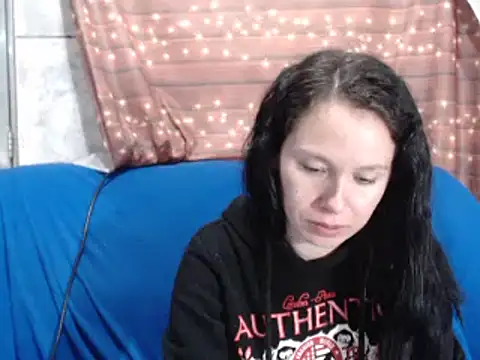 Venusluxodomme online show from 11, 11, 2025