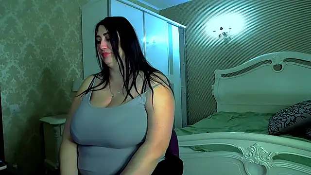 Evelyn Shy online show from 18, 3, 2025