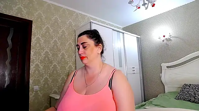 Evelyn Shy online show from 24, 6, 2026